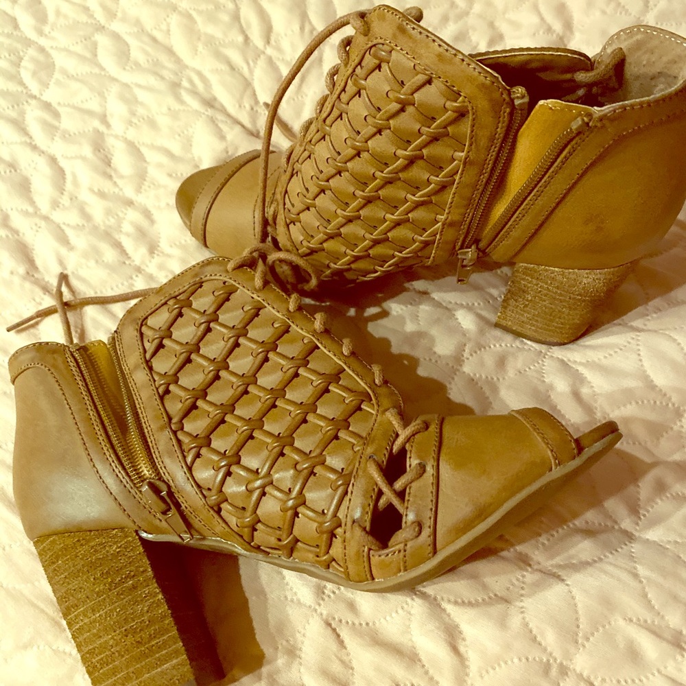 Small heel booties